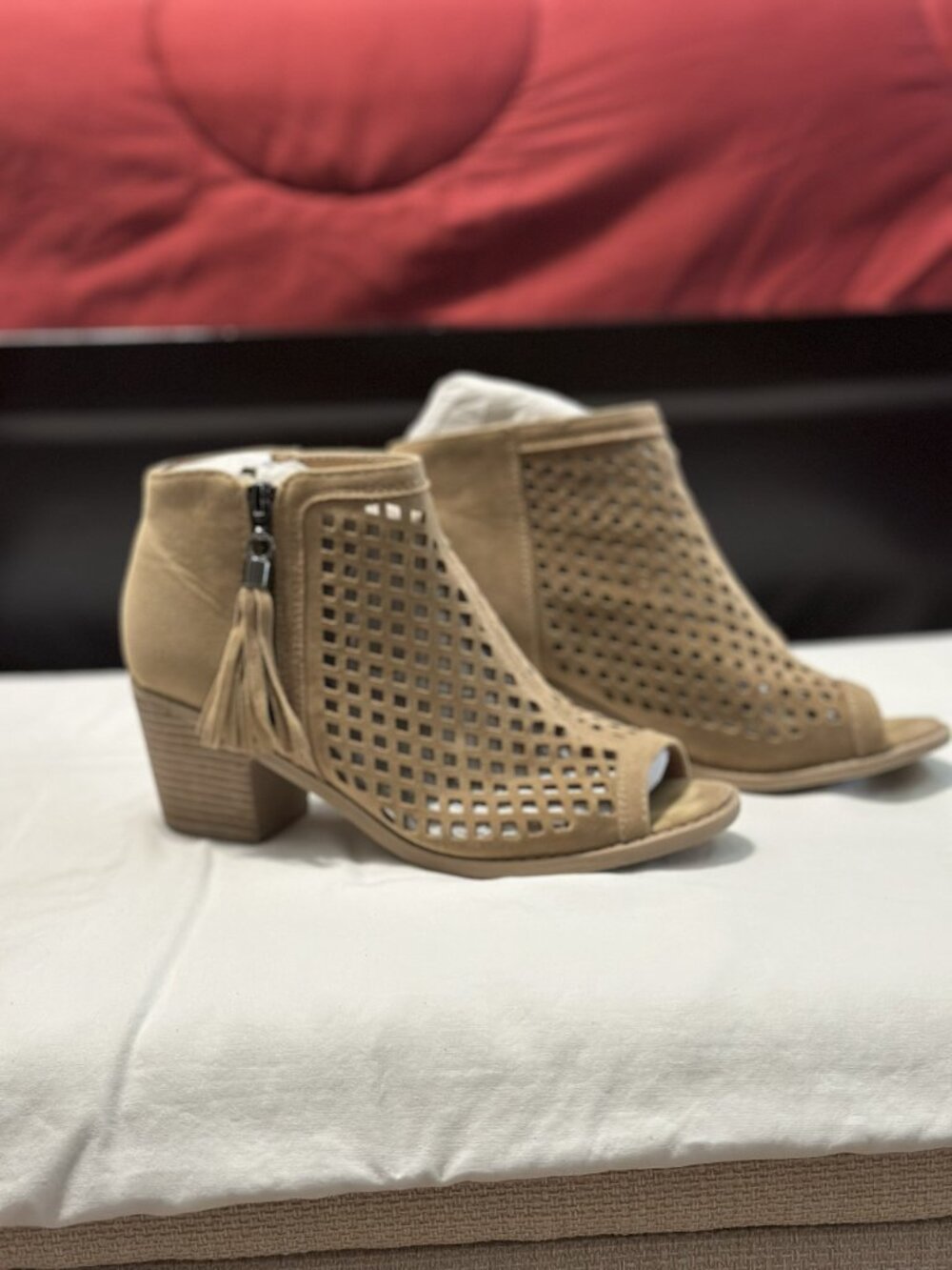 Stylish Bella Cora Pixie Bootie Womens Size 7 Taupe